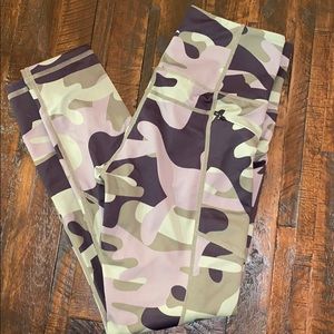Zyia Camo Leggings with Zipper pockets